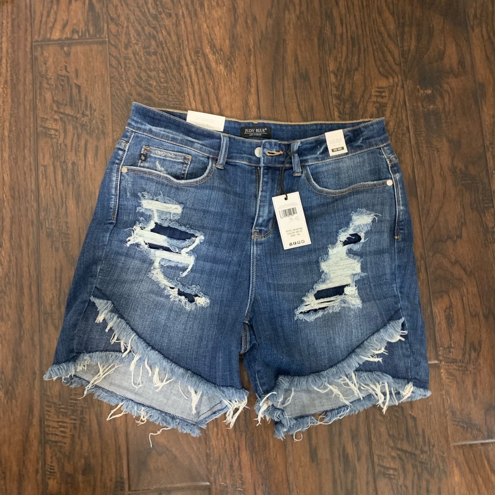 Judy Blue NWOT Distressed Shorts